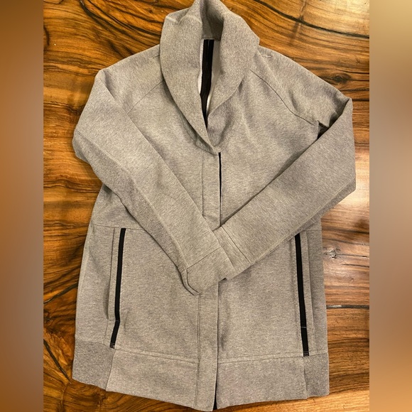 Lululemon Ying to my Yang Gray Jacket size 6 - Picture 1 of 8